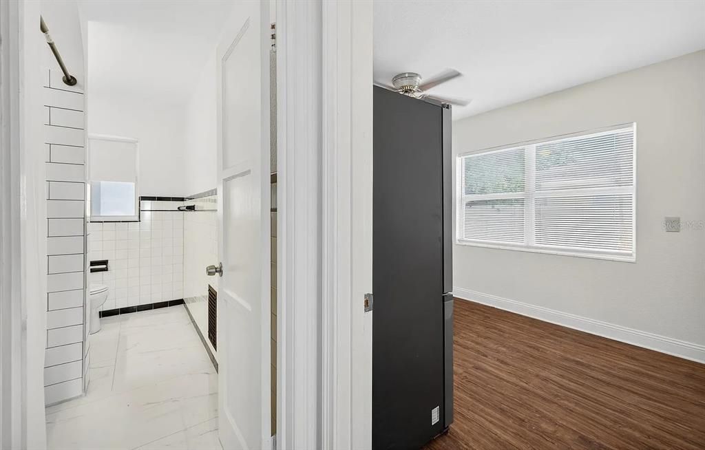 For Rent: $1,700 (1 beds, 1 baths, 1090 Square Feet)