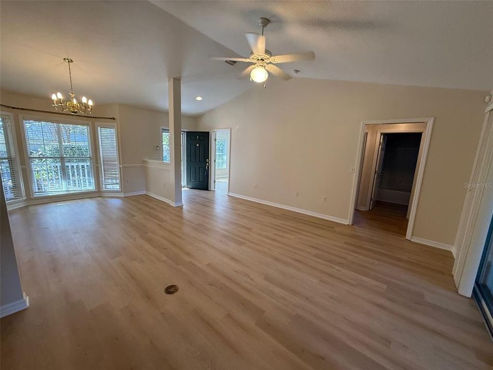 En Venta: $345,000 (3 camas, 2 baños, 1599 Pies cuadrados)