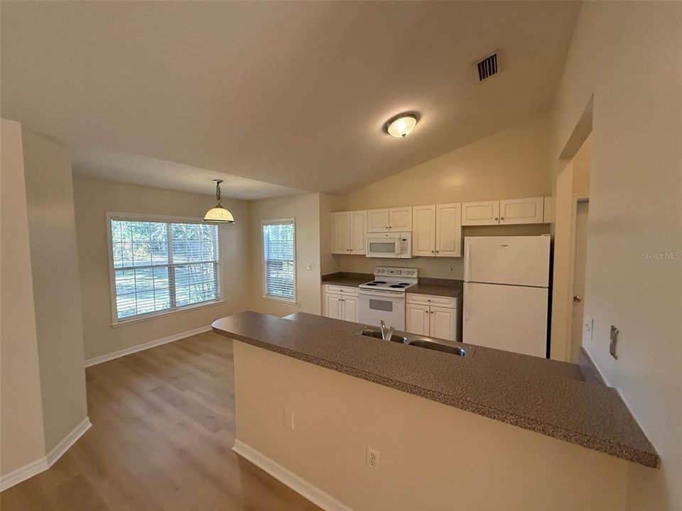 En Venta: $345,000 (3 camas, 2 baños, 1599 Pies cuadrados)