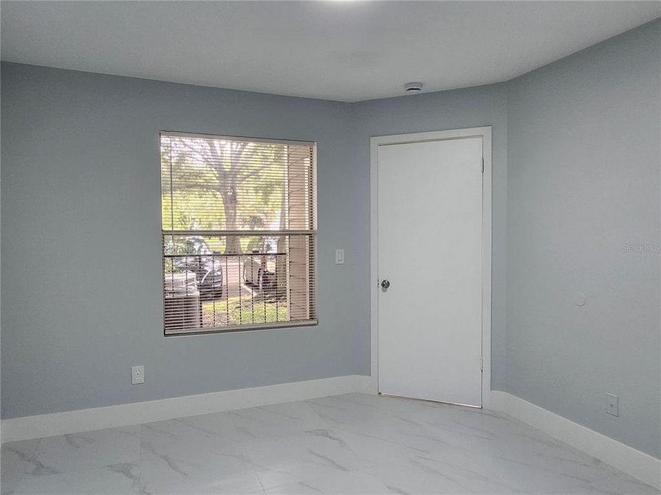 For Rent: $1,300 (1 beds, 1 baths, 560 Square Feet)