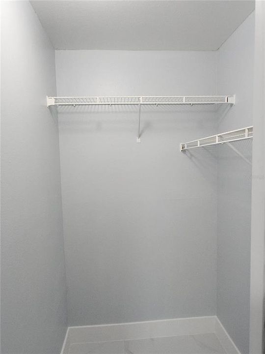 For Rent: $1,300 (1 beds, 1 baths, 560 Square Feet)