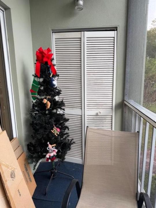 待售: $199,900 (2 贝兹, 2 浴室, 990 平方英尺)