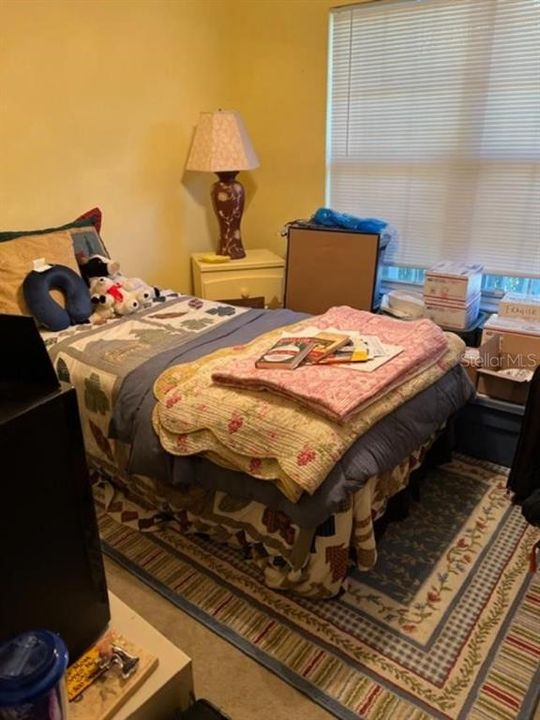 待售: $199,900 (2 贝兹, 2 浴室, 990 平方英尺)