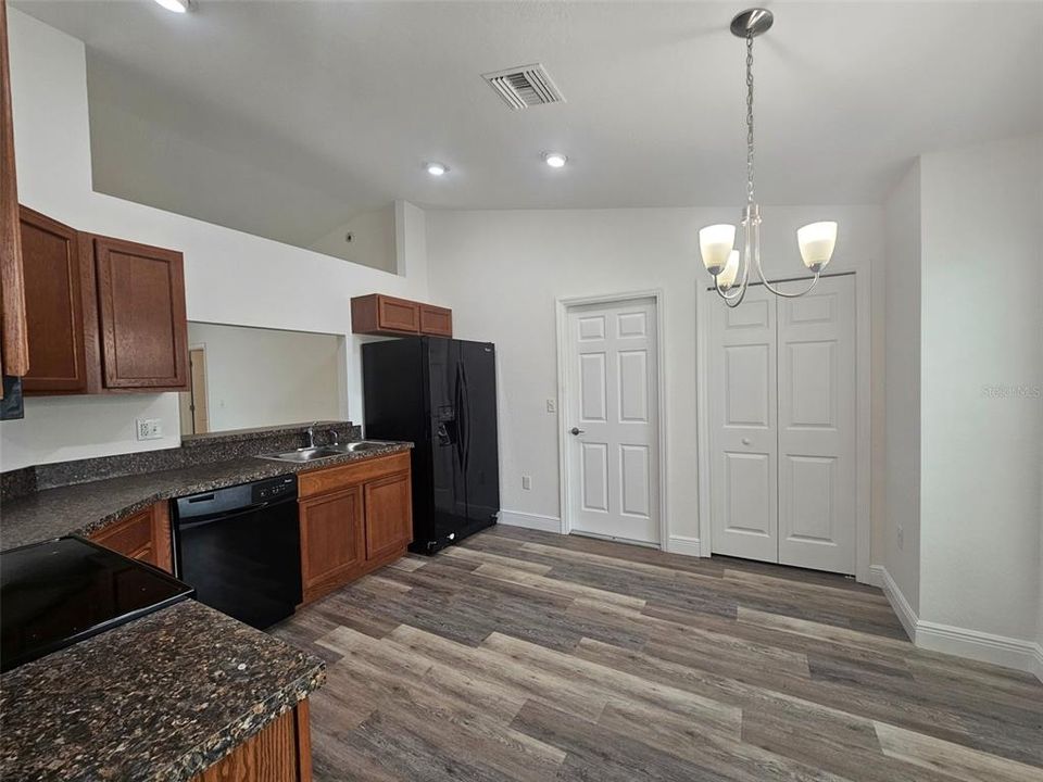 En Renta: $1,950 (3 camas, 2 baños, 1271 Pies cuadrados)