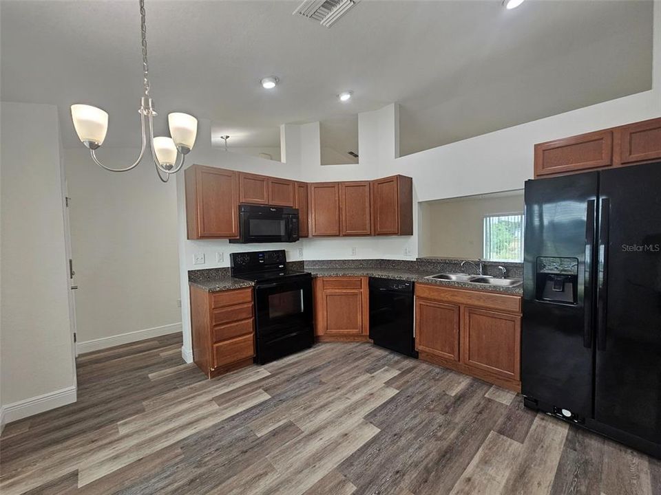 En Renta: $1,950 (3 camas, 2 baños, 1271 Pies cuadrados)