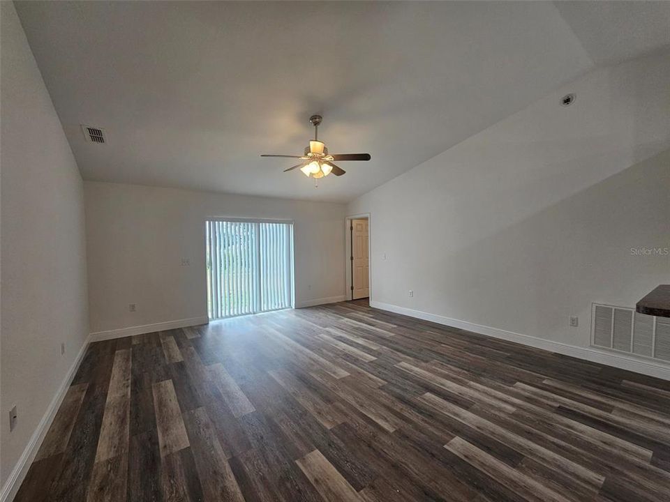 En Renta: $1,950 (3 camas, 2 baños, 1271 Pies cuadrados)