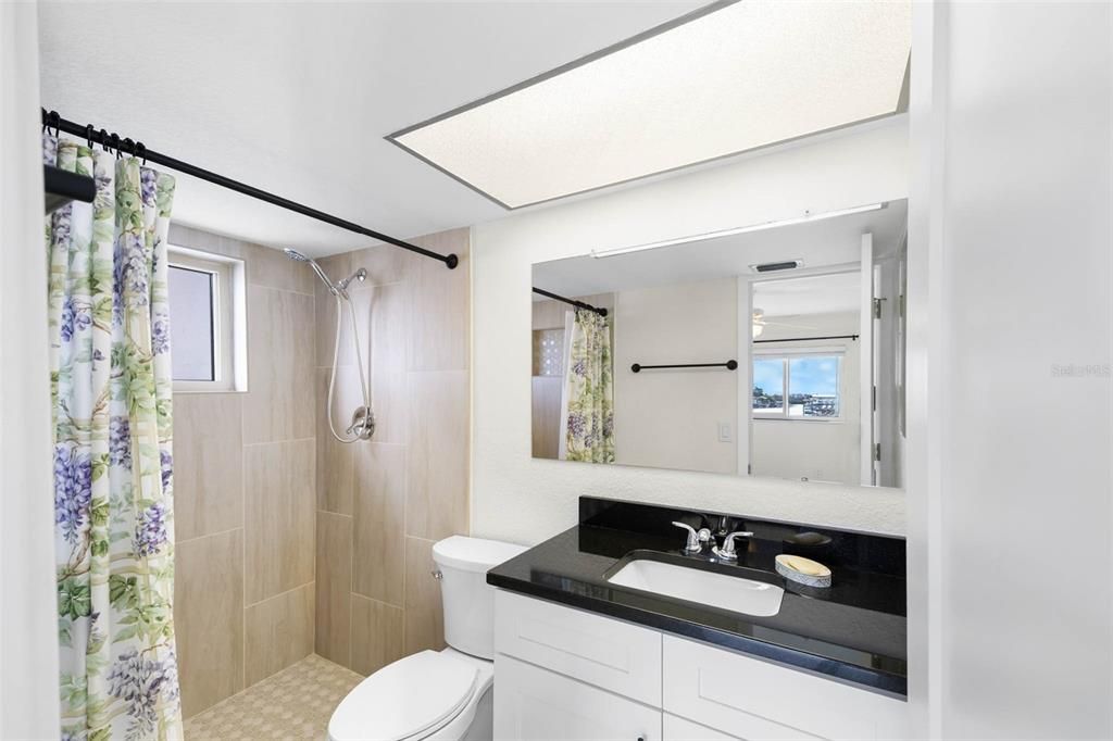 出租: $2,500 (2 贝兹, 2 浴室, 1416 平方英尺)