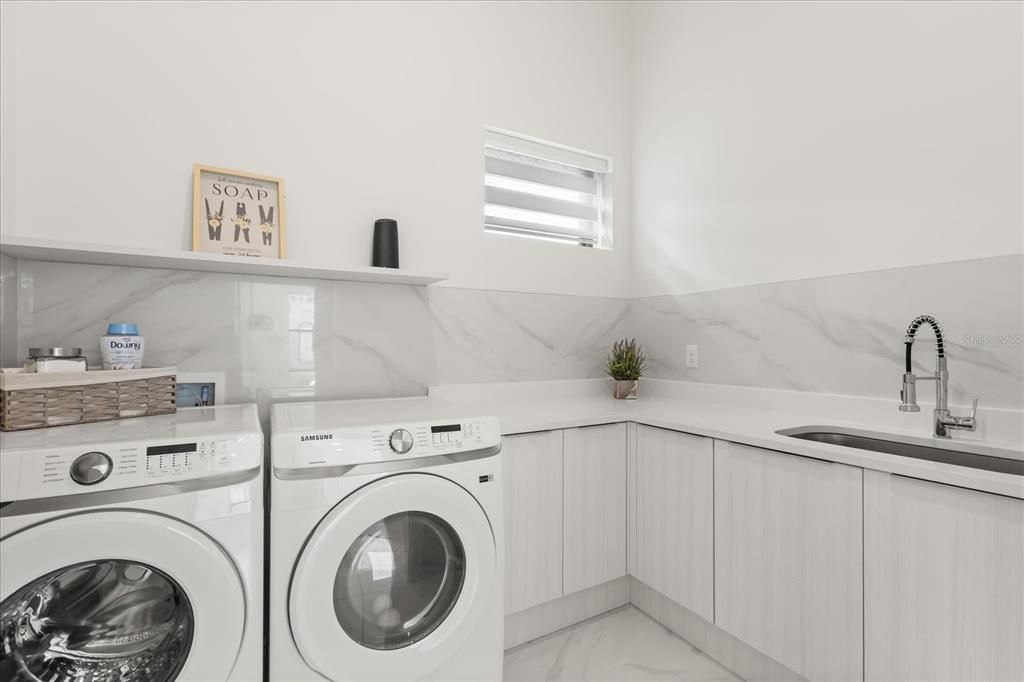 待售: $2,997,000 (5 贝兹, 6 浴室, 4430 平方英尺)