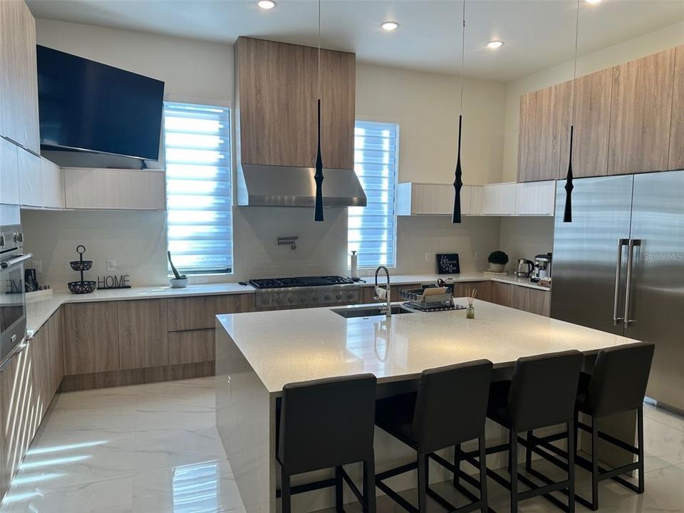 For Sale: $2,997,000 (5 beds, 6 baths, 4430 Square Feet)