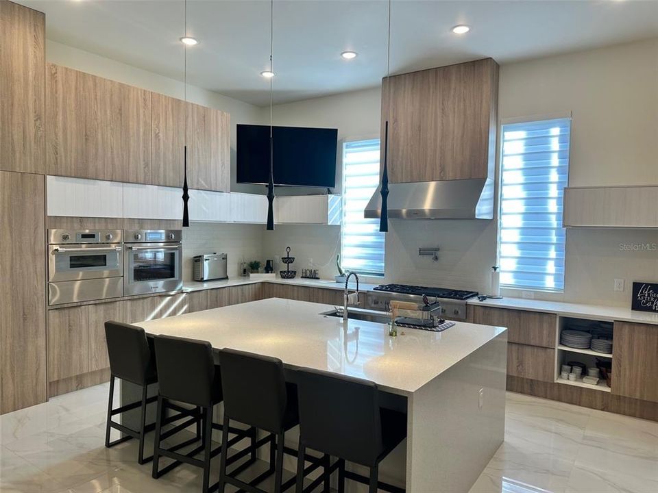 For Sale: $2,997,000 (5 beds, 6 baths, 4430 Square Feet)