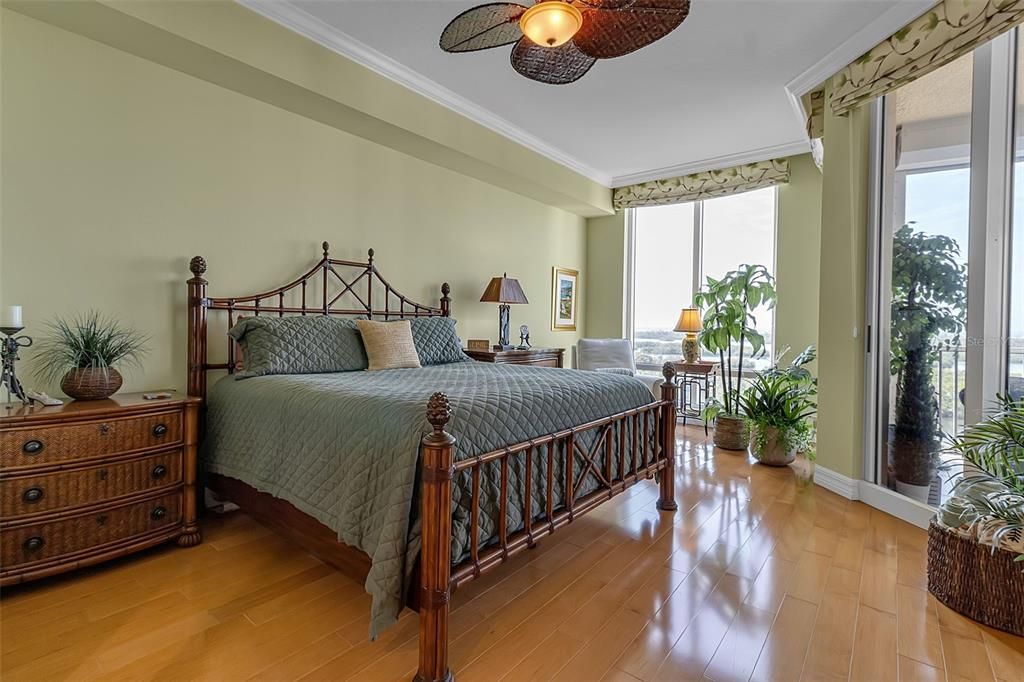 Active With Contract: $1,800,000 (3 beds, 3 baths, 2778 Square Feet)