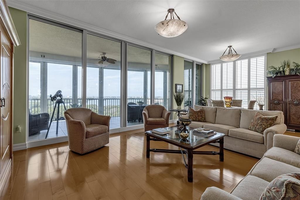 Active With Contract: $1,800,000 (3 beds, 3 baths, 2778 Square Feet)