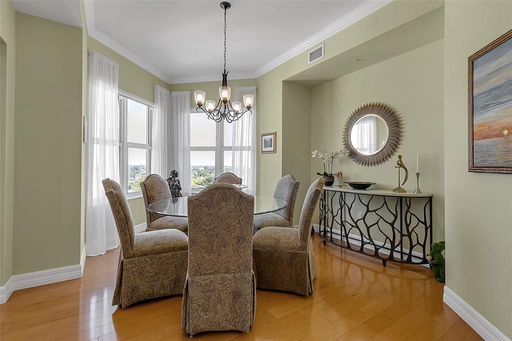 Active With Contract: $1,800,000 (3 beds, 3 baths, 2778 Square Feet)