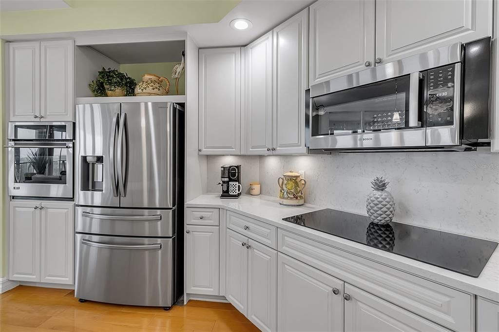 Active With Contract: $1,800,000 (3 beds, 3 baths, 2778 Square Feet)