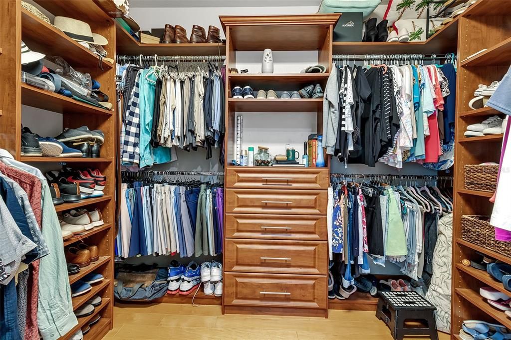 Active With Contract: $1,800,000 (3 beds, 3 baths, 2778 Square Feet)