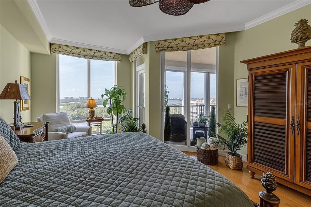 Active With Contract: $1,800,000 (3 beds, 3 baths, 2778 Square Feet)