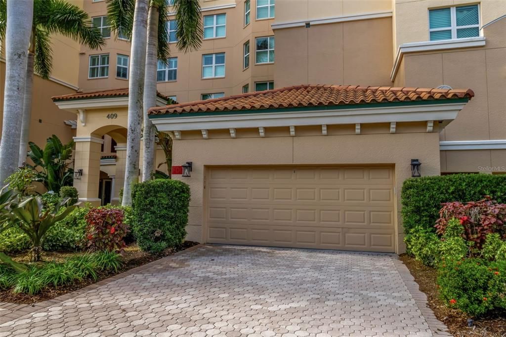 Active With Contract: $1,800,000 (3 beds, 3 baths, 2778 Square Feet)