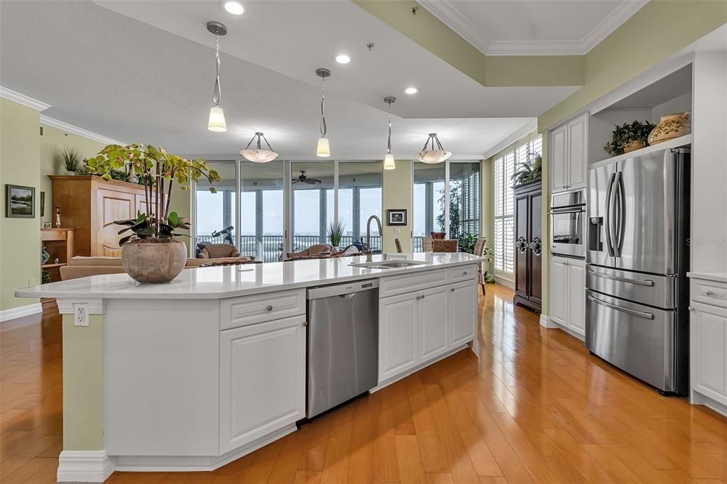 Active With Contract: $1,800,000 (3 beds, 3 baths, 2778 Square Feet)