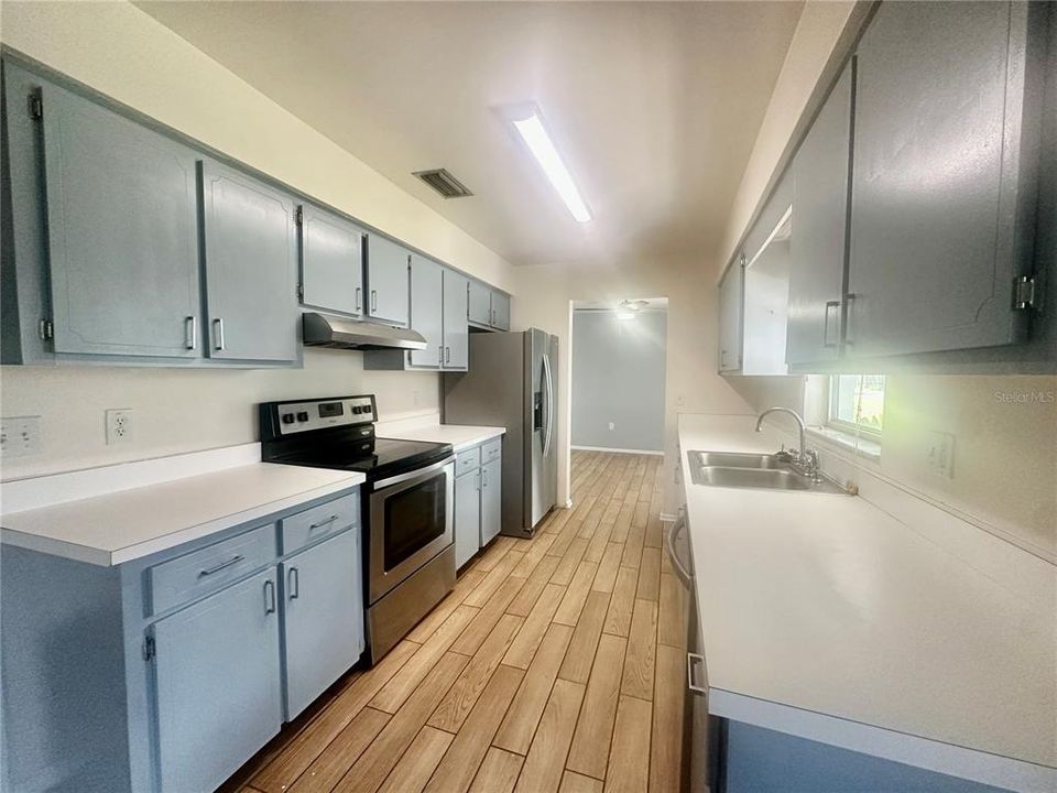 For Rent: $1,700 (3 beds, 2 baths, 1536 Square Feet)