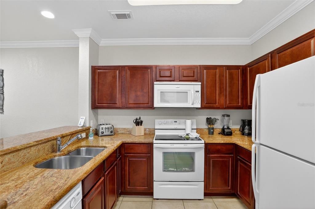 Active With Contract: $174,900 (2 beds, 2 baths, 1134 Square Feet)