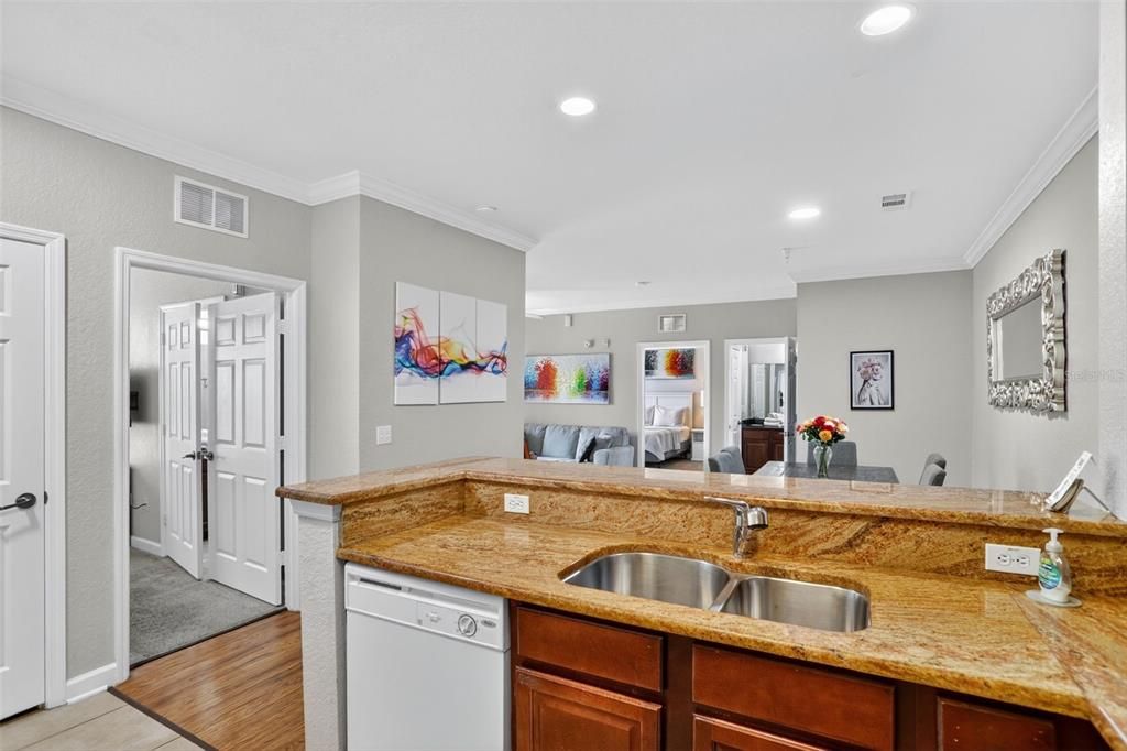 Active With Contract: $174,900 (2 beds, 2 baths, 1134 Square Feet)