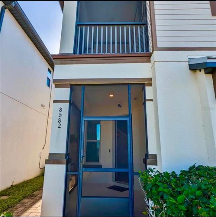 For Rent: $2,600 (3 beds, 2 baths, 2297 Square Feet)