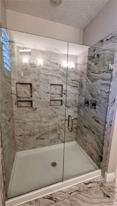 For Rent: $2,600 (3 beds, 2 baths, 2297 Square Feet)