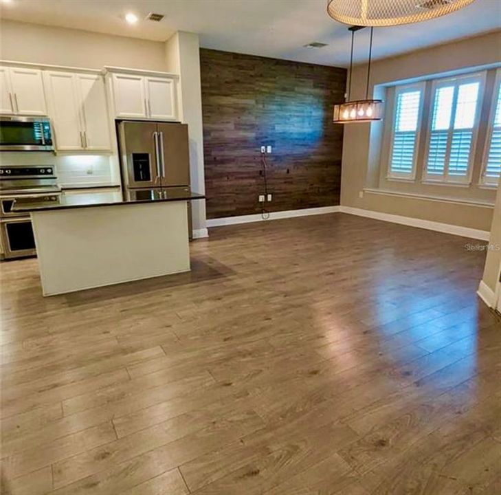 For Rent: $2,600 (3 beds, 2 baths, 2297 Square Feet)