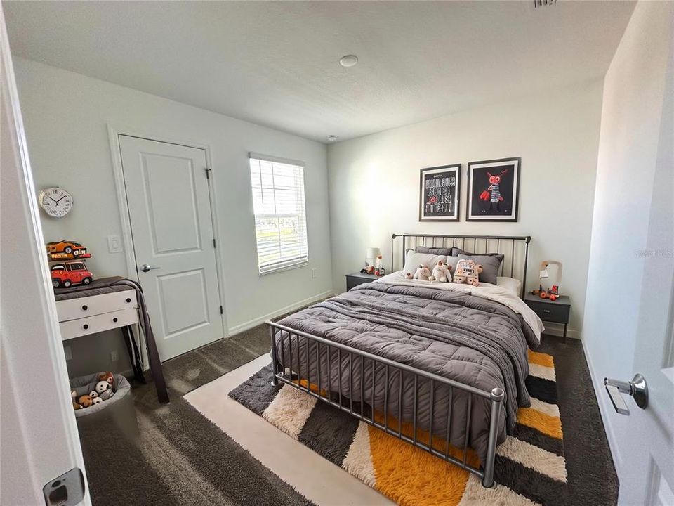 For Rent: $2,350 (5 beds, 2 baths, 2254 Square Feet)