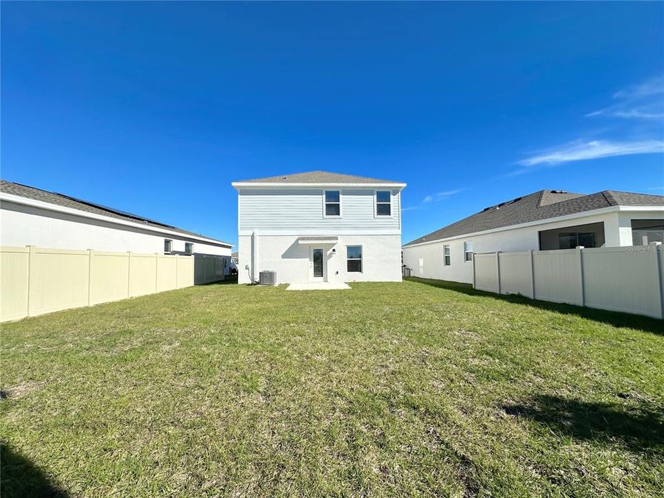 For Rent: $2,350 (5 beds, 2 baths, 2254 Square Feet)