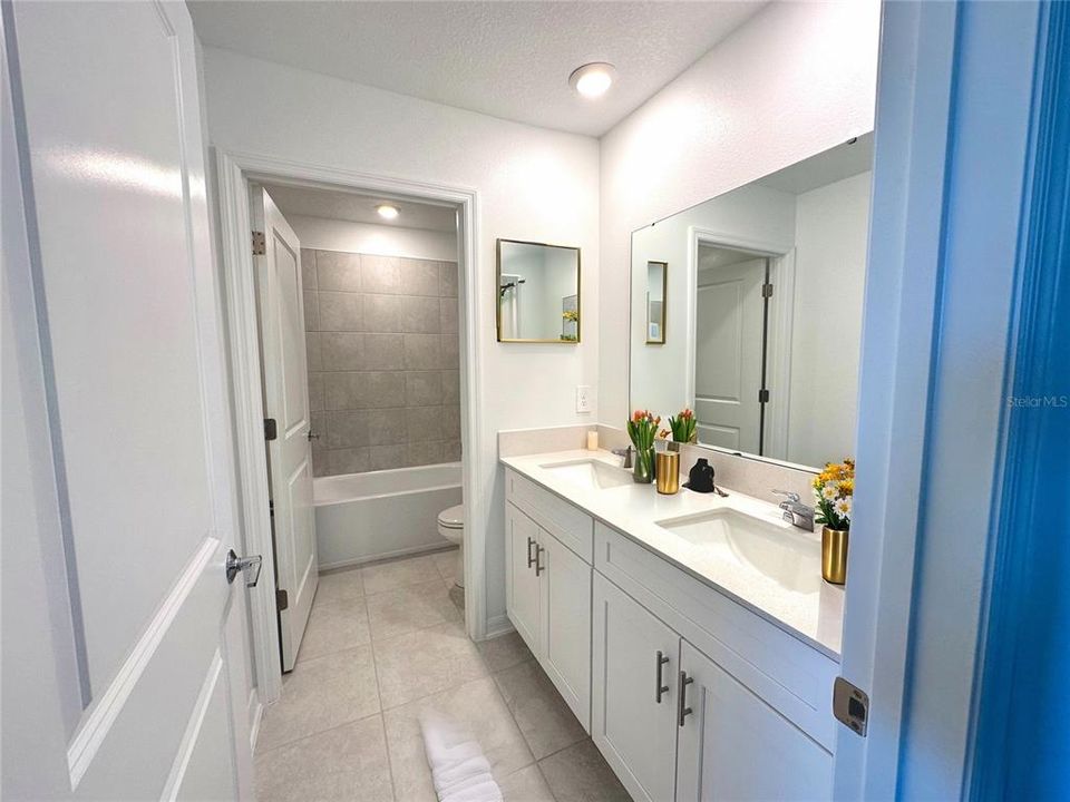 For Rent: $2,350 (5 beds, 2 baths, 2254 Square Feet)