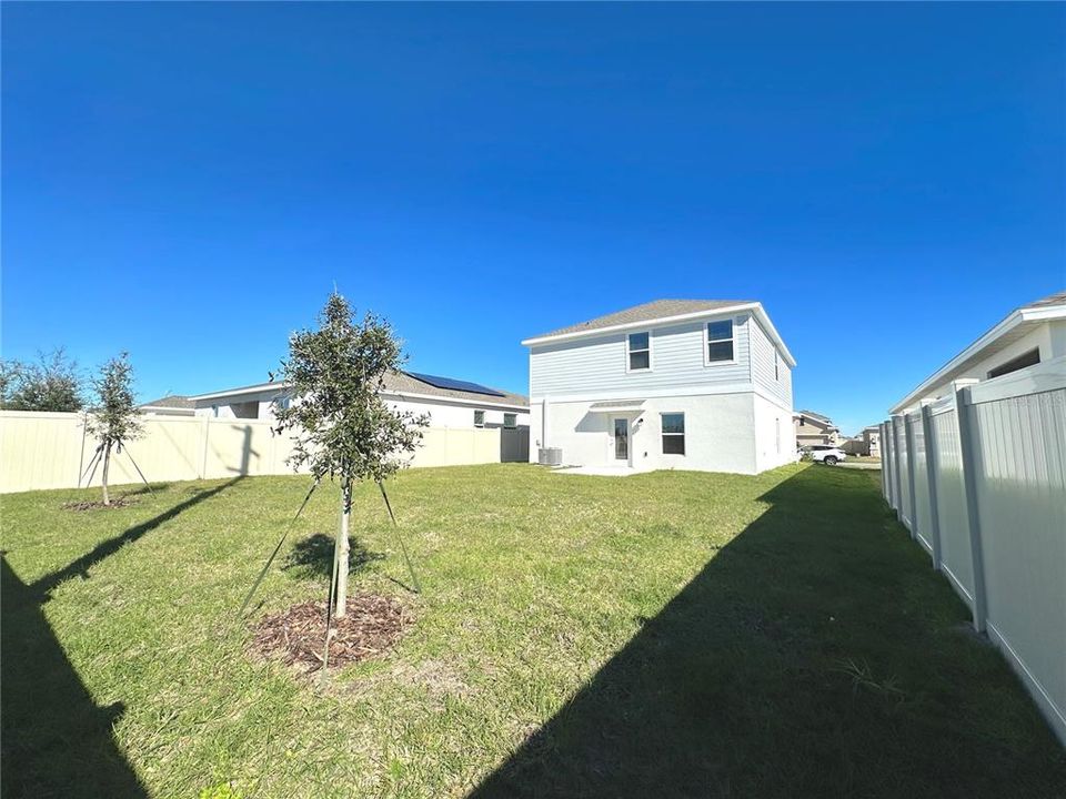 For Rent: $2,350 (5 beds, 2 baths, 2254 Square Feet)