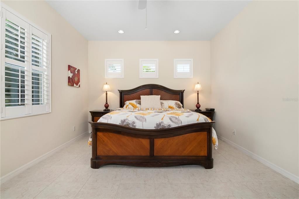 В аренду: $4,500 (3 спален, 2 ванн, 2200 Квадратных фут)