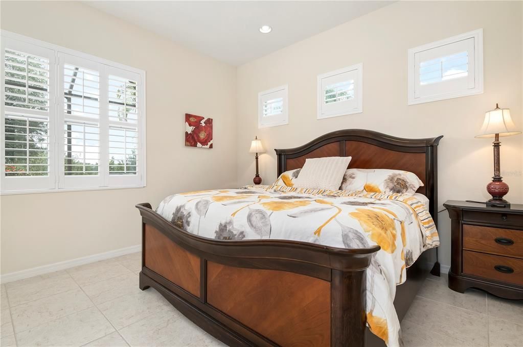 В аренду: $4,500 (3 спален, 2 ванн, 2200 Квадратных фут)