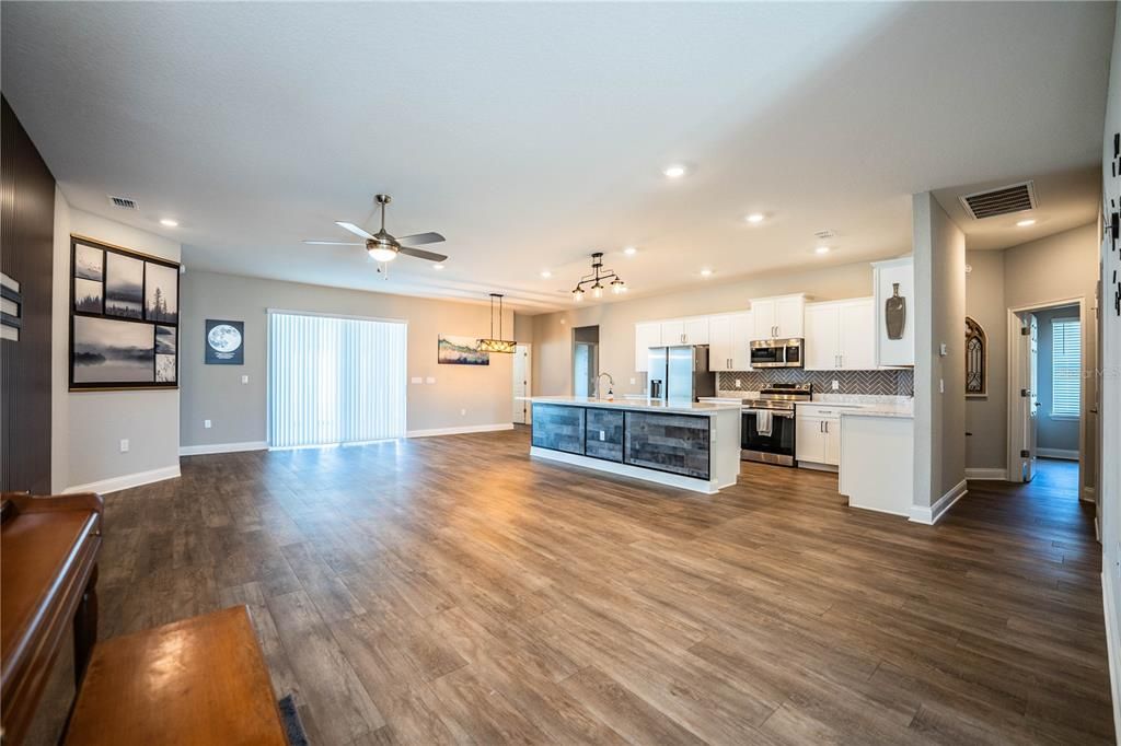 For Sale: $619,000 (4 beds, 3 baths, 2566 Square Feet)