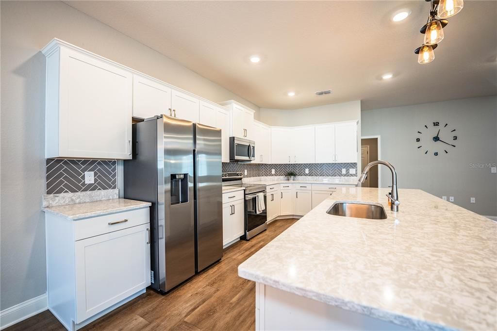 For Sale: $619,000 (4 beds, 3 baths, 2566 Square Feet)