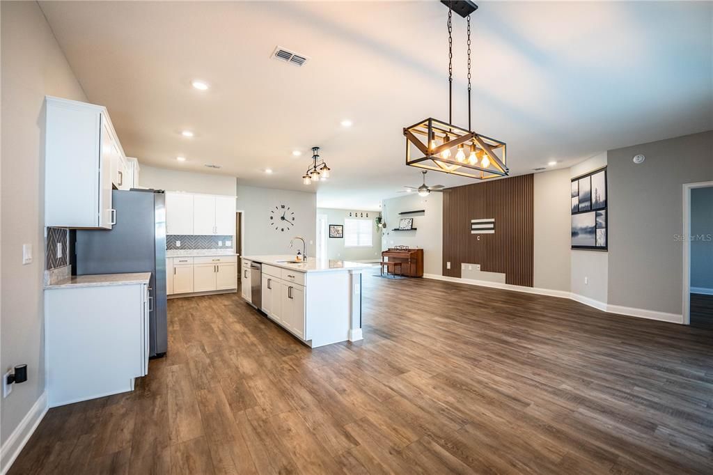 For Sale: $619,000 (4 beds, 3 baths, 2566 Square Feet)