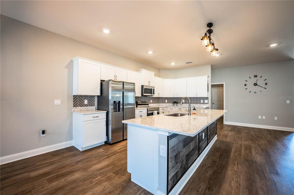 For Sale: $619,000 (4 beds, 3 baths, 2566 Square Feet)