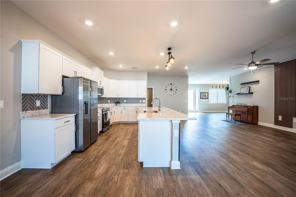 For Sale: $619,000 (4 beds, 3 baths, 2566 Square Feet)