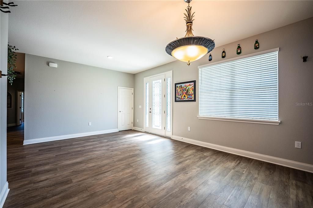 For Sale: $619,000 (4 beds, 3 baths, 2566 Square Feet)