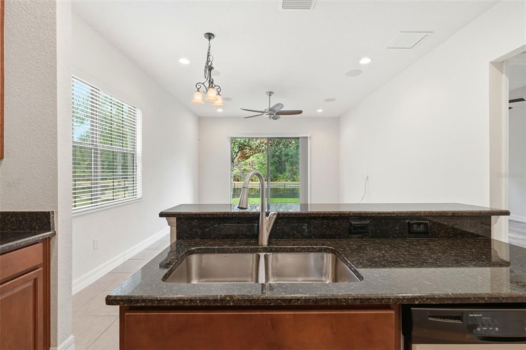 For Sale: $515,000 (4 beds, 3 baths, 2193 Square Feet)