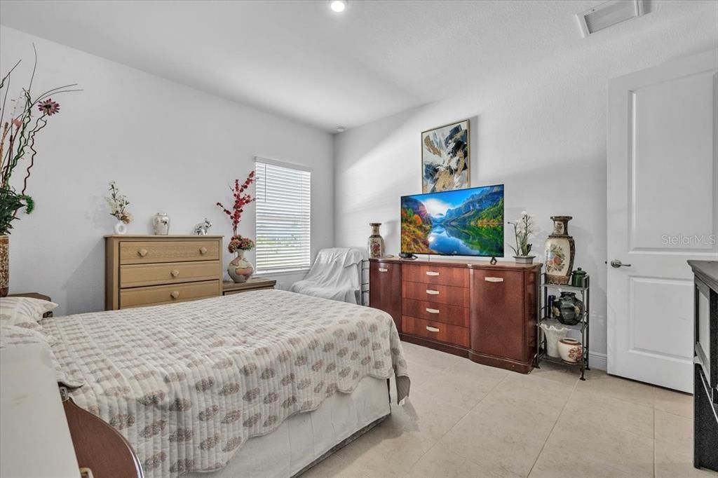 En Venta: $529,900 (4 camas, 3 baños, 3129 Pies cuadrados)