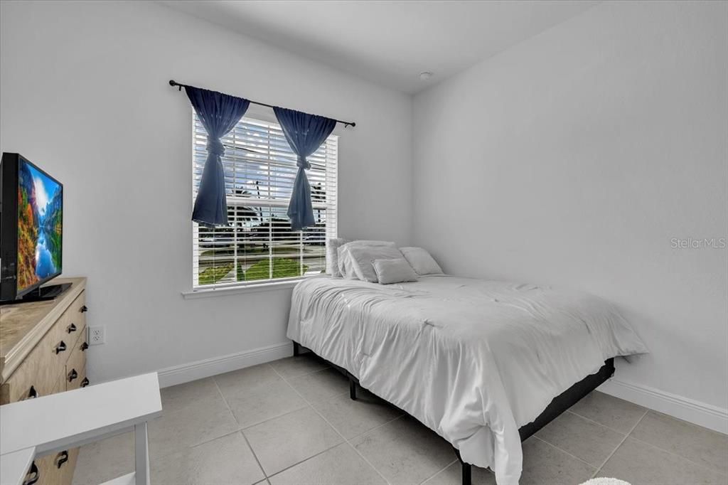 En Venta: $529,900 (4 camas, 3 baños, 3129 Pies cuadrados)