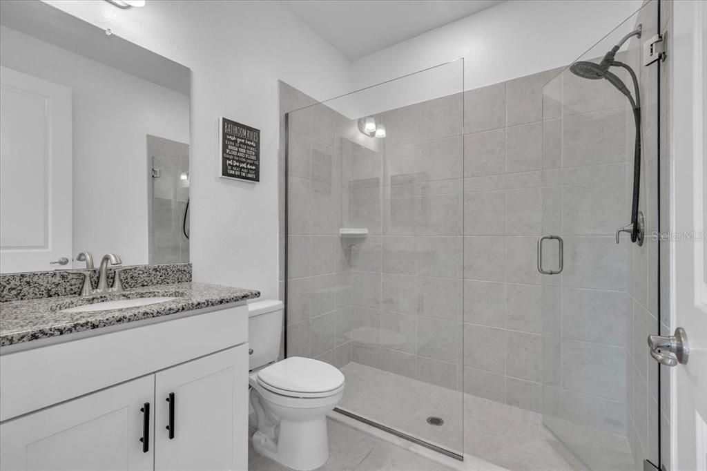 En Venta: $529,900 (4 camas, 3 baños, 3129 Pies cuadrados)