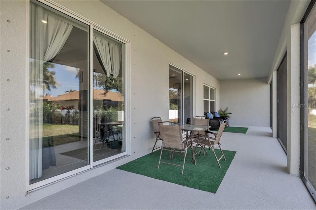 En Venta: $529,900 (4 camas, 3 baños, 3129 Pies cuadrados)