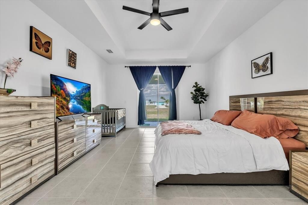 En Venta: $529,900 (4 camas, 3 baños, 3129 Pies cuadrados)