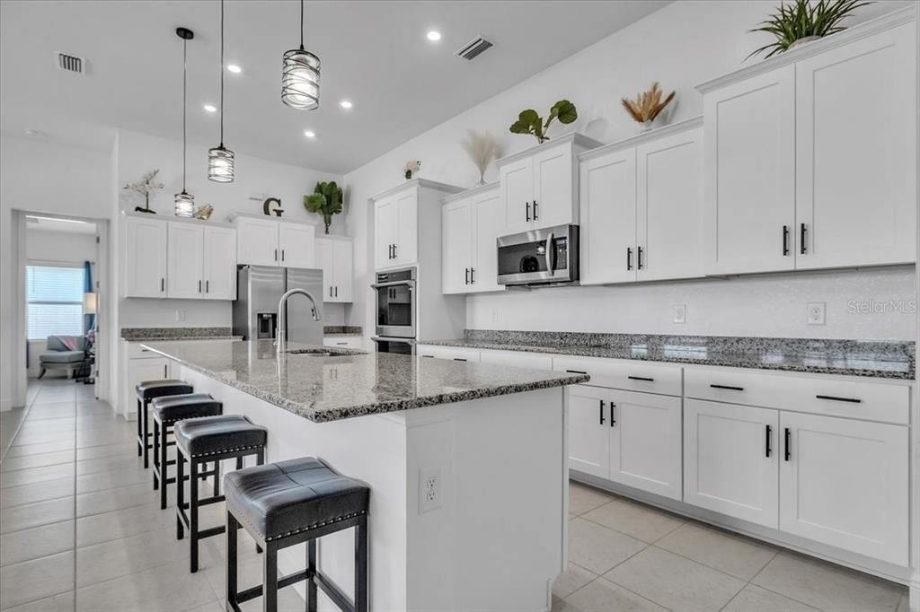 En Venta: $529,900 (4 camas, 3 baños, 3129 Pies cuadrados)