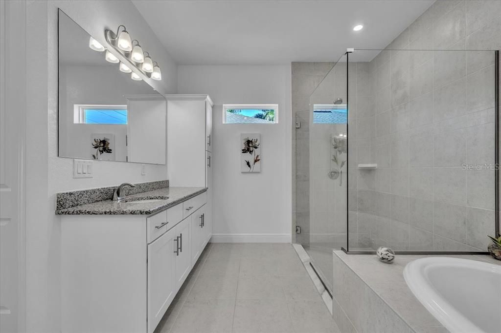 En Venta: $529,900 (4 camas, 3 baños, 3129 Pies cuadrados)