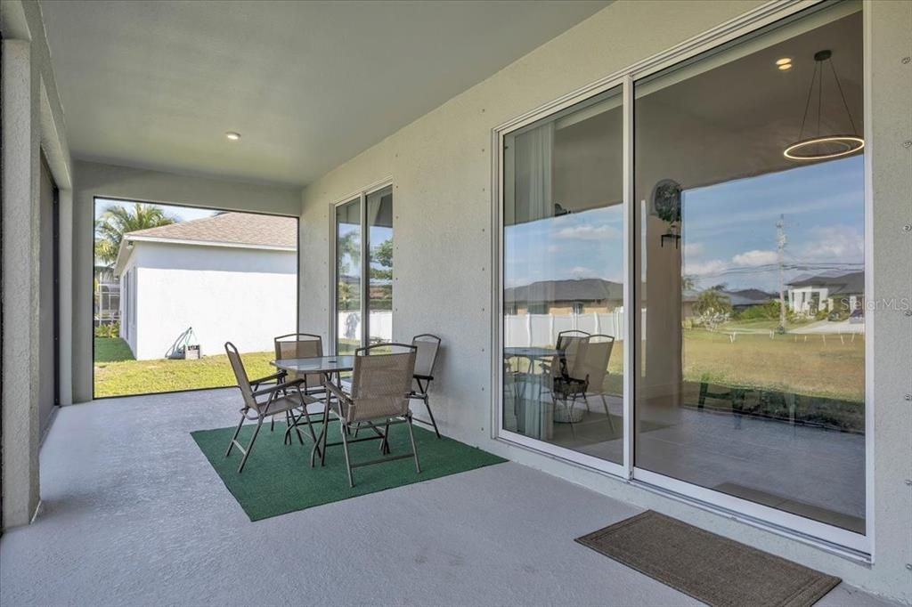 En Venta: $529,900 (4 camas, 3 baños, 3129 Pies cuadrados)