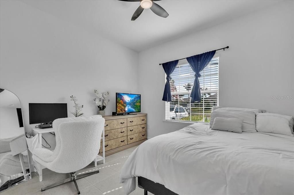 En Venta: $529,900 (4 camas, 3 baños, 3129 Pies cuadrados)